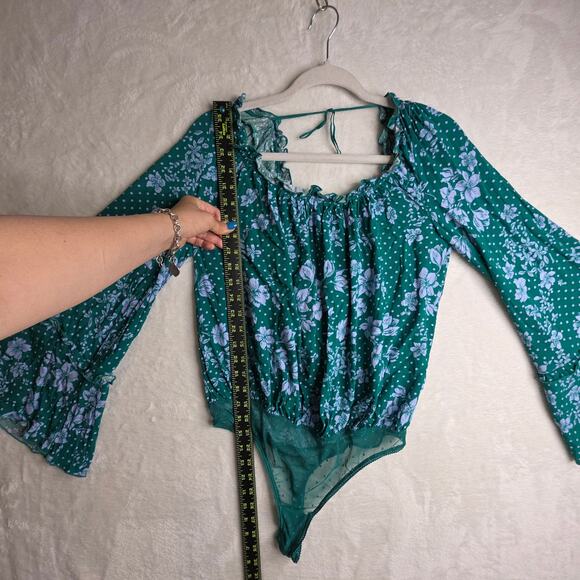 FreePeople Intimately SzM Green Polka-dot Floral Extra Wide BellSleeve top FLAW! - Picture 4 of 14